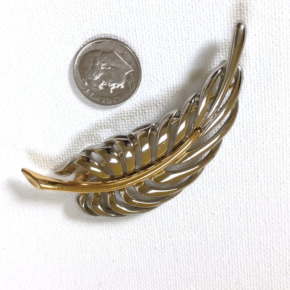 Silvertone & Goldtone Long Leaf Daria Brooch